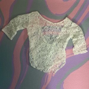 🍼 White Lace long sleeve shirt 0-6M 🍼